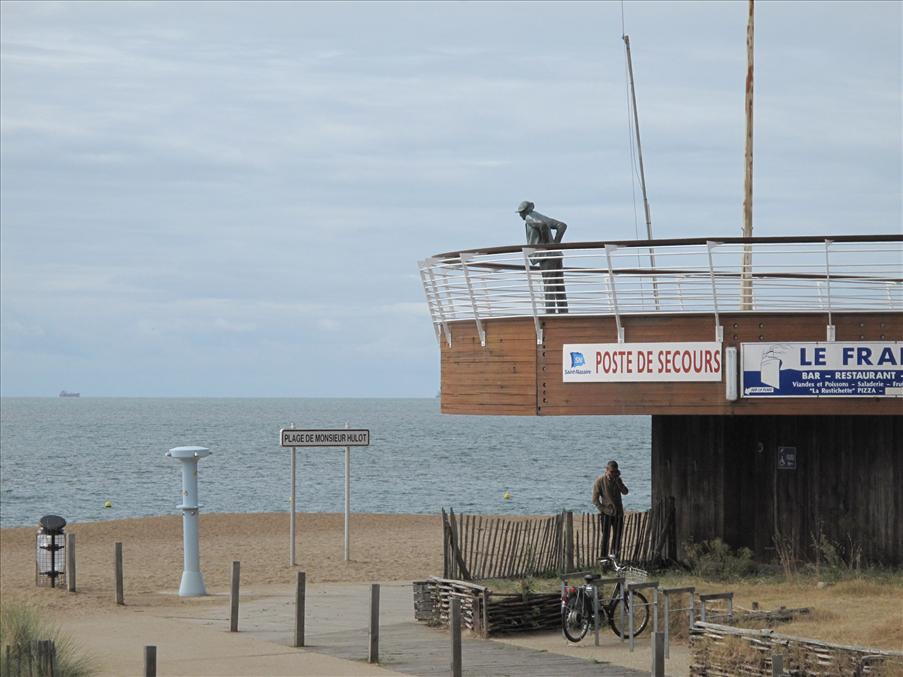 Hr i Saint-Marc-Sur-Mer finns Monsieur Hulot